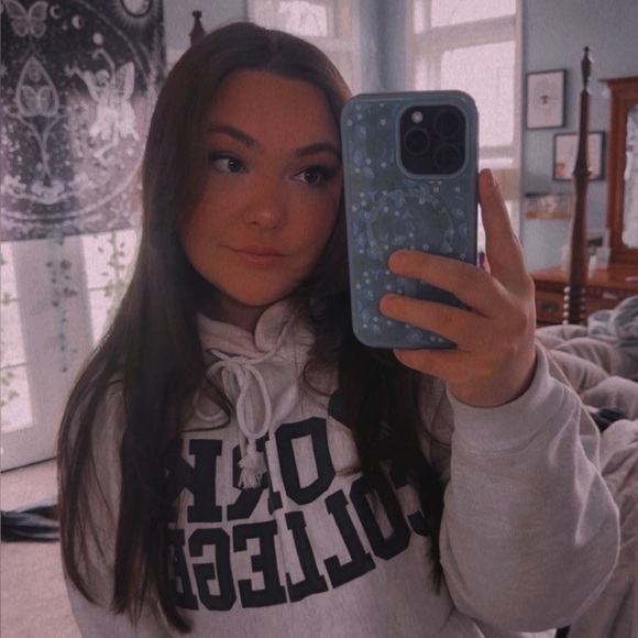 Meet your Posher, Jess - Picture 1 of 1